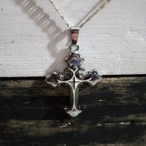 Silver and pearl white Gothiii cross